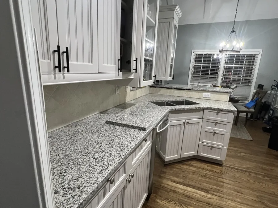Undermount sink run in granite